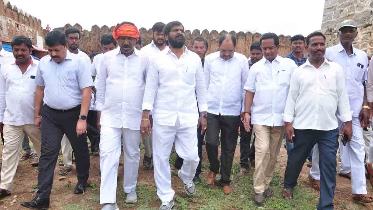 ఖిలాషాపూర్‌ కోటను సందర్శించిన మంత్రి శ్రీనివాస్‌ గౌడ్‌