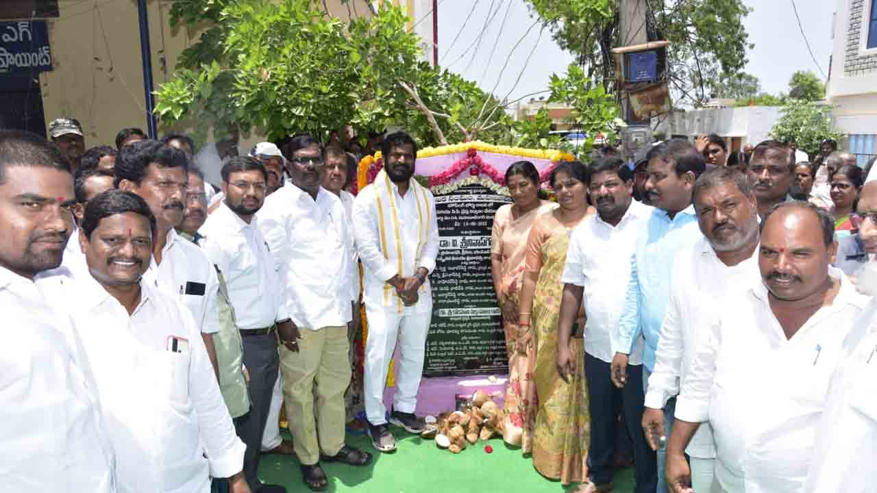 మున్సిపల్ కౌన్సిలర్లు ప్రజలకు అందుబాటులో ఉండాలి : మంత్రి శ్రీనివాస్ గౌడ్