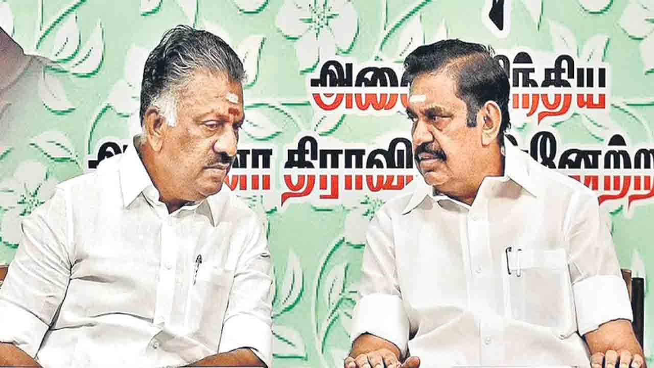 ఈపీఎస్‌ వర్సెస్‌ ఓపీఎస్‌