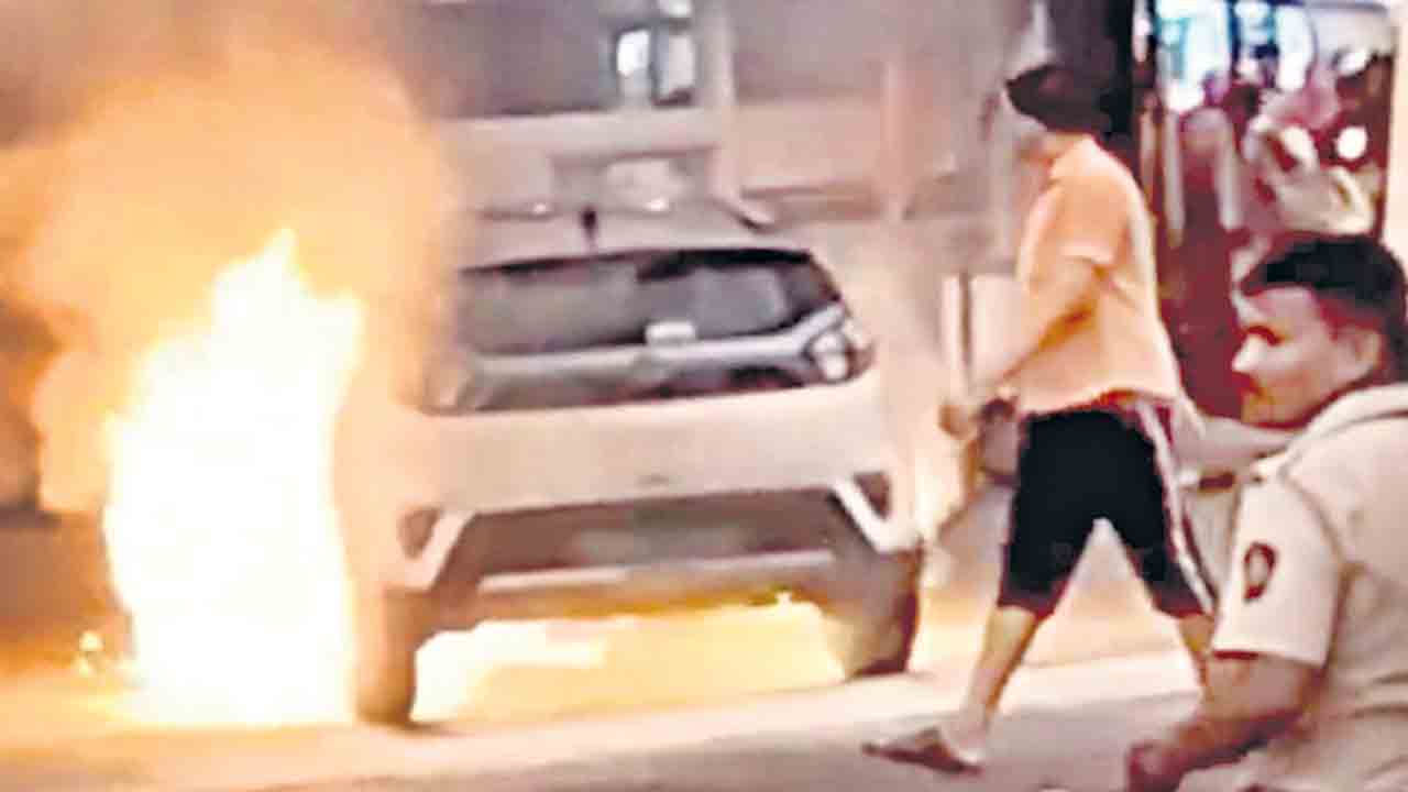 టాటా నెక్సాన్‌ ఈవీలో మంటలు!