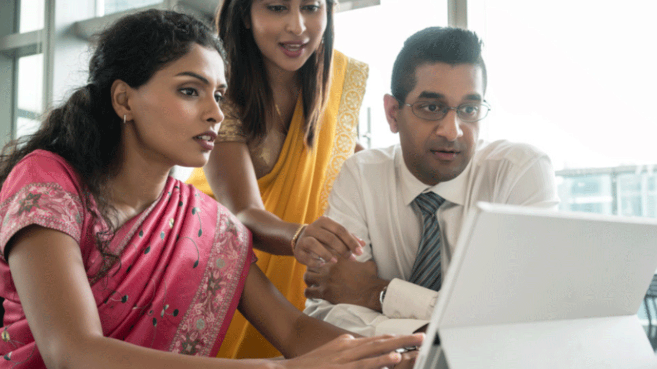 IT firms | హైబ్రిడ్ వ‌ర్క్ మోడ‌ల్‌కు టెకీల మొగ్గు!