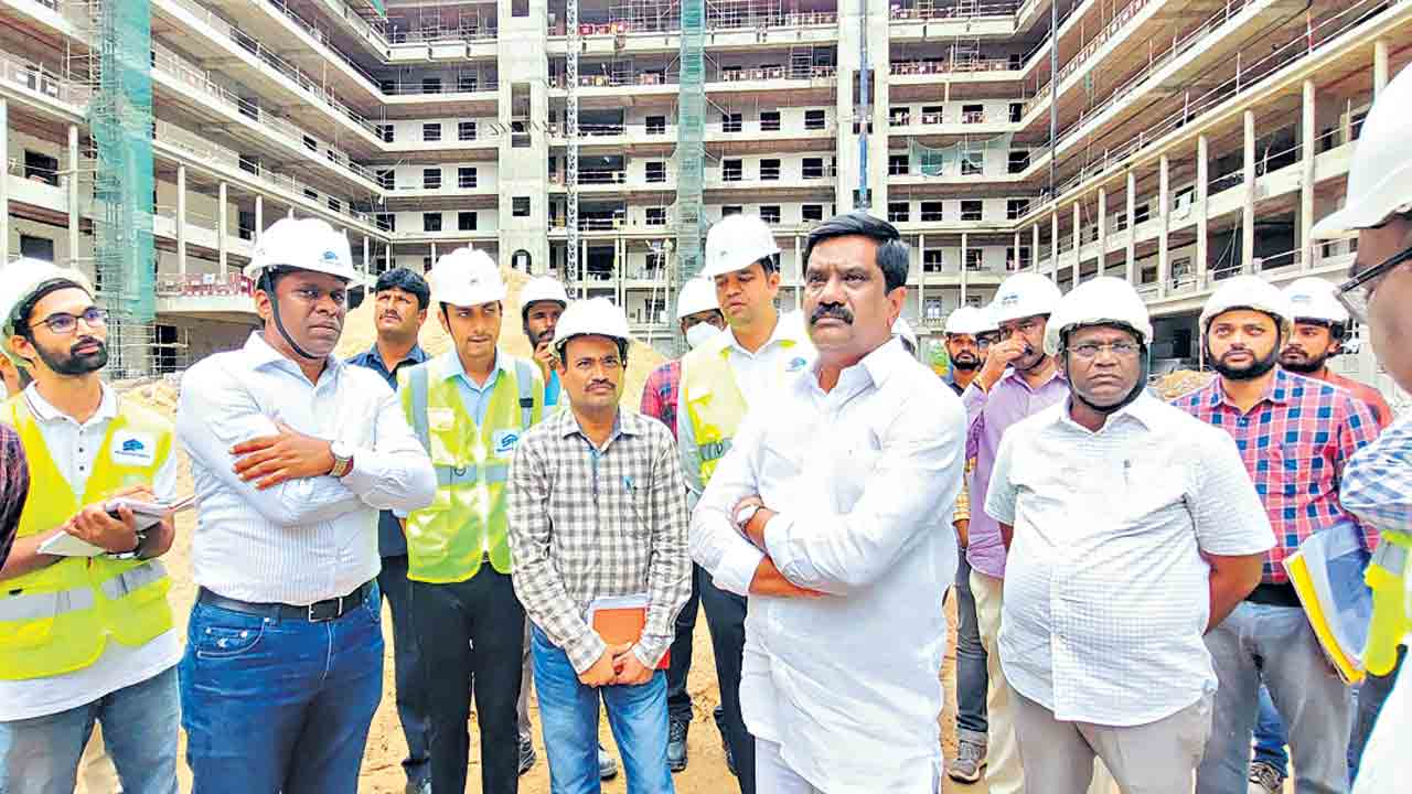 సచివాలయ పనులకు రాజస్థాన్‌ మేస్త్రీలు