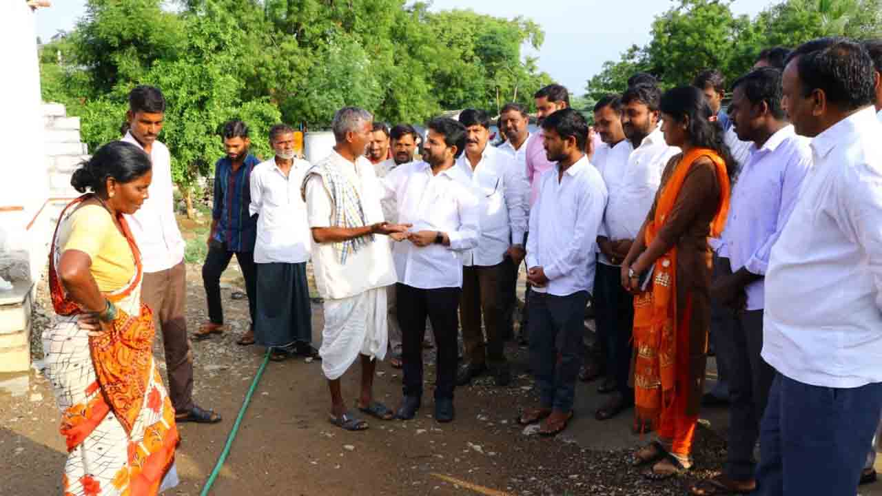 ‘మీతో నేను’తో సమస్యలు పరిష్కారం : ఎమ్మెల్యే ఆనంద్
