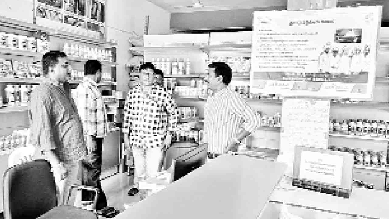 విత్తన విక్రయాలపై నిరంతర నిఘా