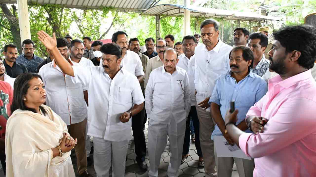 రాష్ట్రపతి అభ్యర్థి యశ్వంత్‌సిన్హా సభ ఏర్పాట్లను ప‌రిశీలించిన మంత్రులు