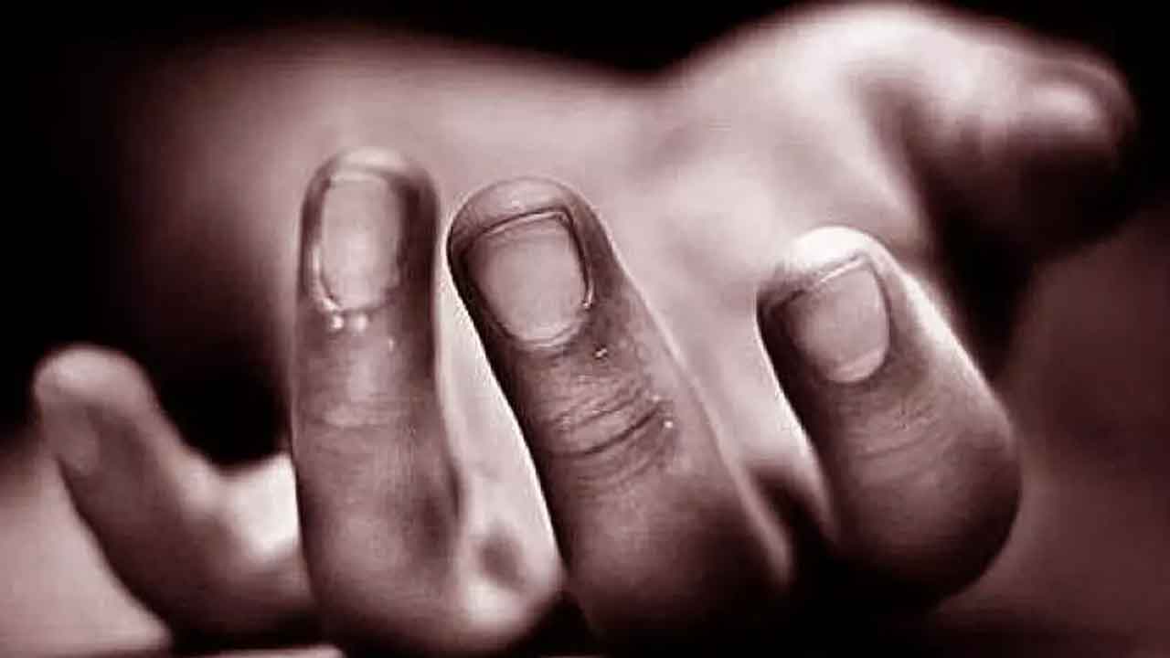 ప్రేమ పెండ్లికి తల్లిదండ్రుల నిరాకరణ.. తనువు చాలించిన యువకుడు