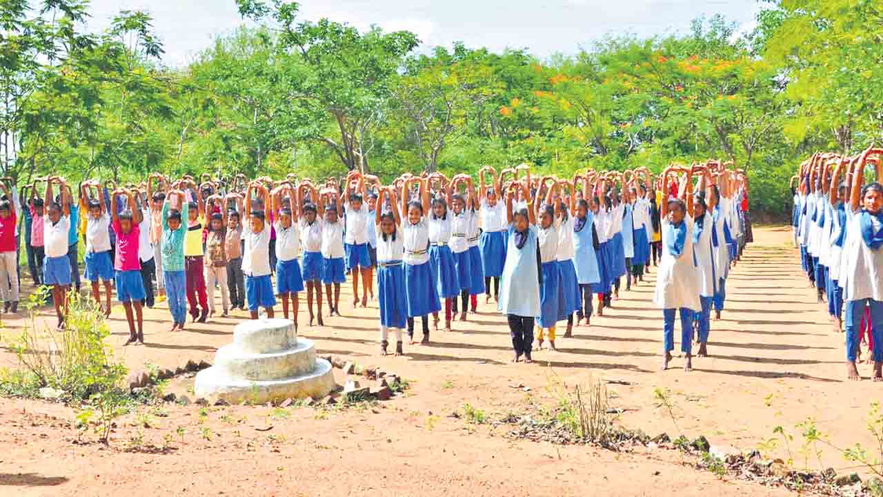 యోగానందం