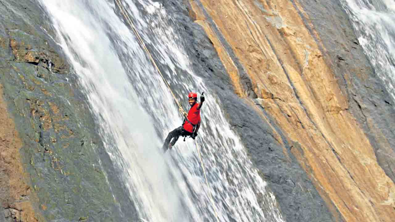 వరల్డ్‌ వాటర్‌ ఫాల్‌ రాప్లింగ్‌కు తెలంగాణ ఆతిథ్యం