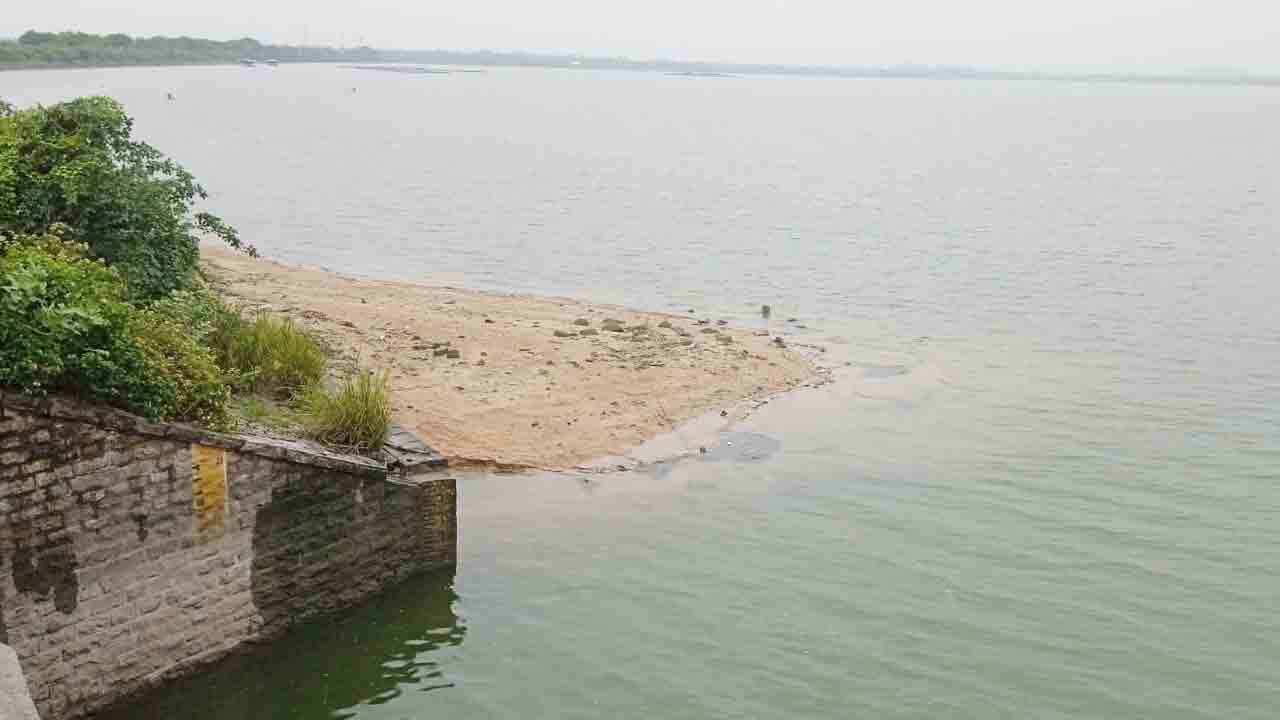 భద్రాచలం వద్ద నిలకడగా గోదావరి