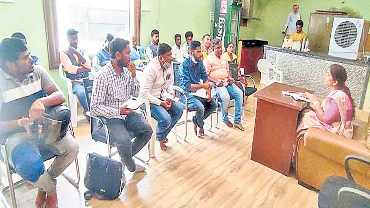 బోనాలకు.. ఆలయాల వద్ద ఏర్పాట్లు