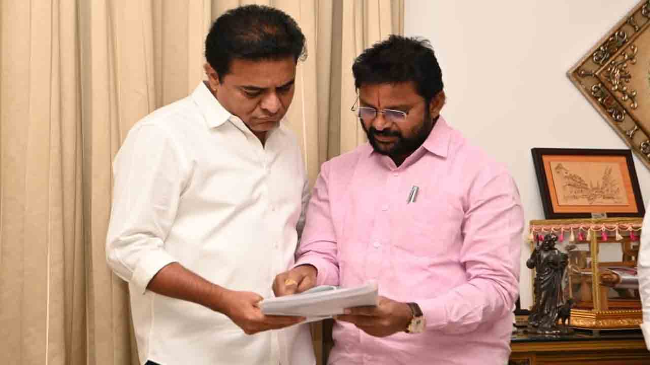 గోదావరికి కరకట్ట నిర్మించండి