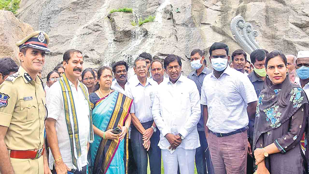 కాకతీయ కట్టడాలకు పూర్వవైభవం