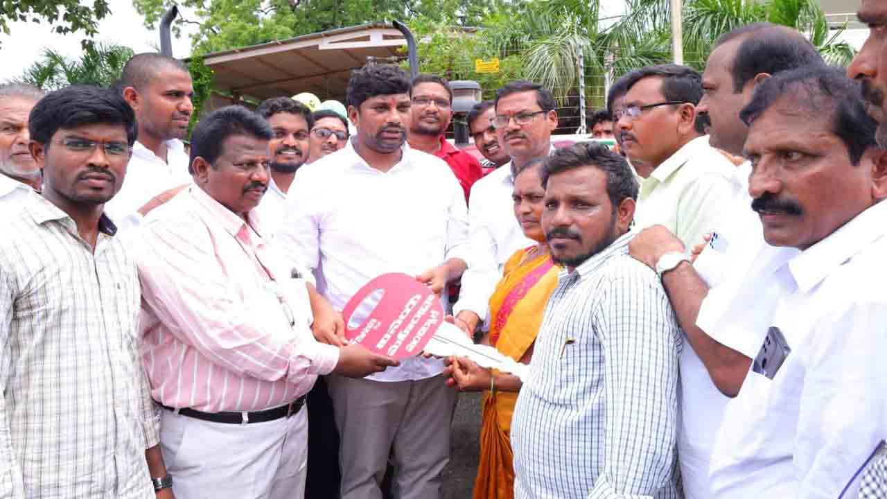 ఎస్సీల ఆర్థికాభివృద్ధికే ‘దళిత బంధు’