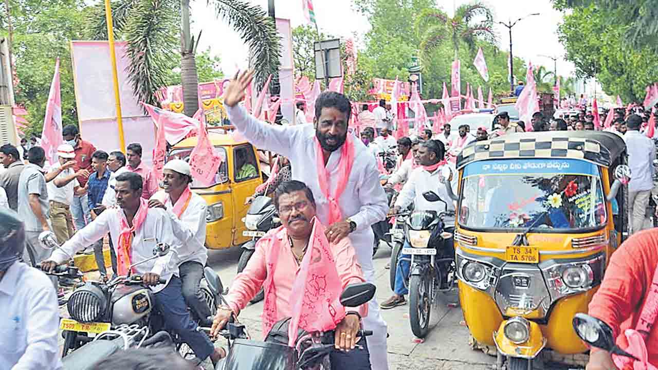 ఎల్బీనగర్‌ నియోజకవర్గం నుంచి 1100 బైక్‌లతో ర్యాలీ