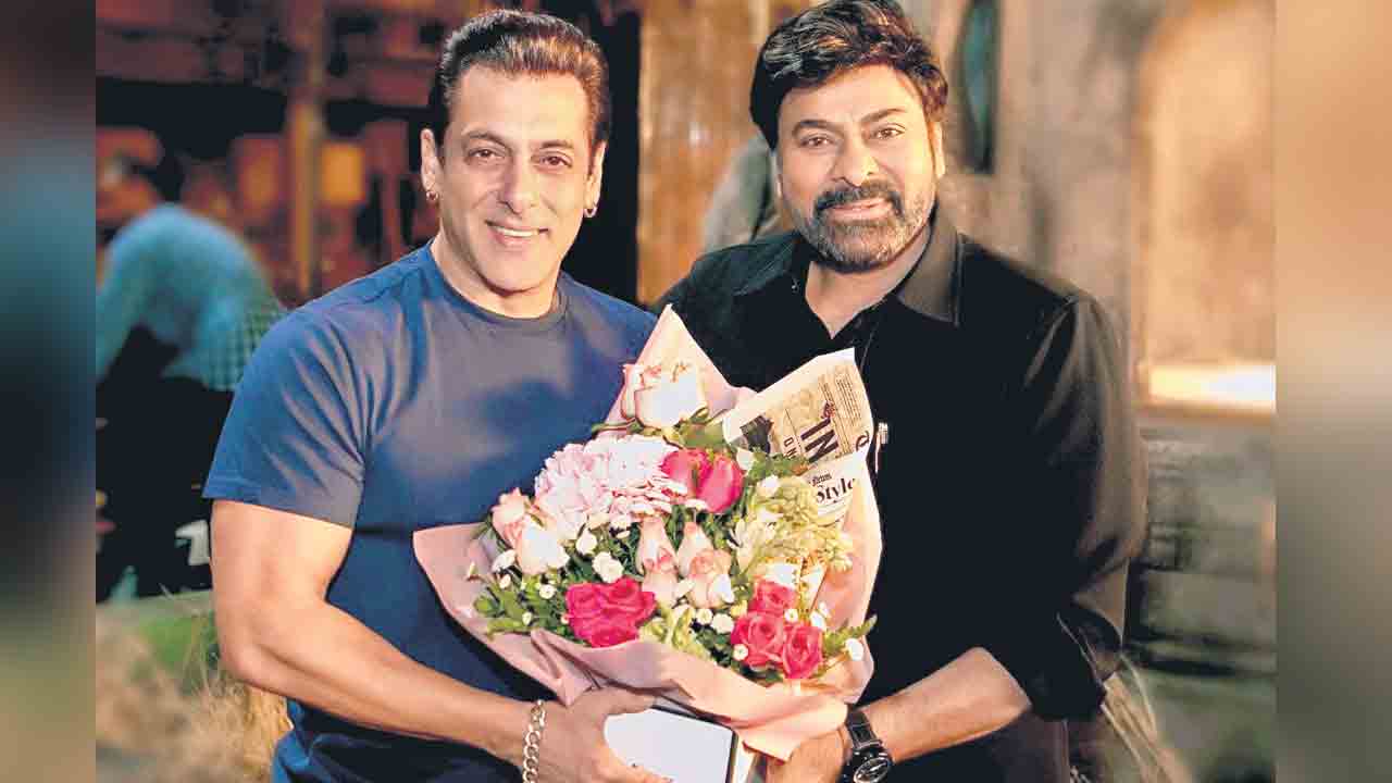 మెరుపుల్లాంటి మాస్‌ స్టెప్పులు