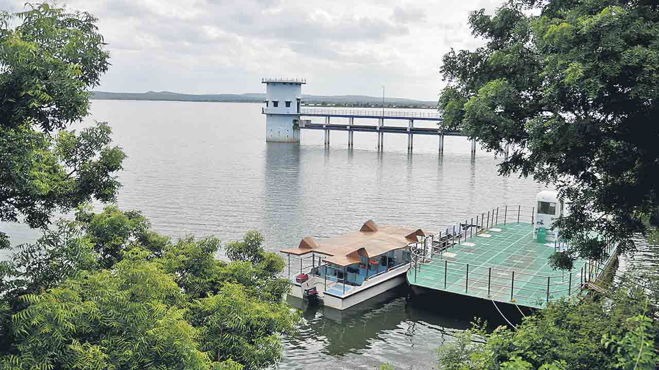 నీళ్లకు నడక నేర్పిన కాకతీయులు