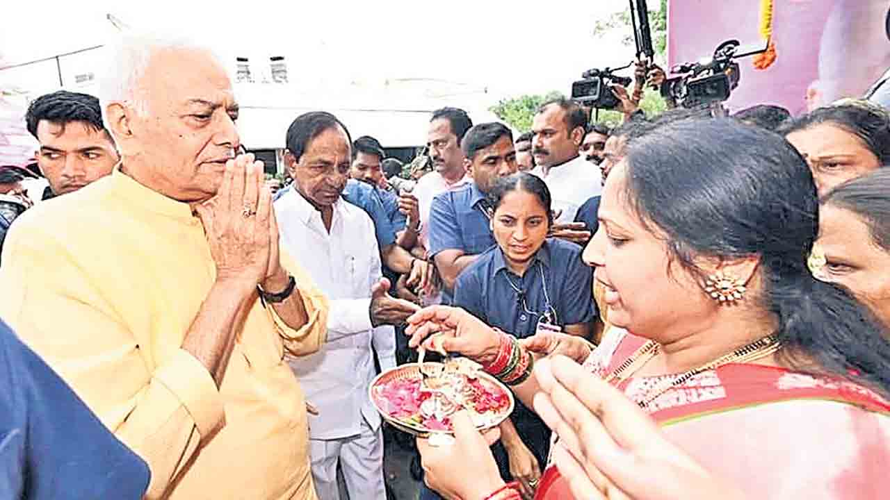 సిన్హా కు ఘన స్వాగతం