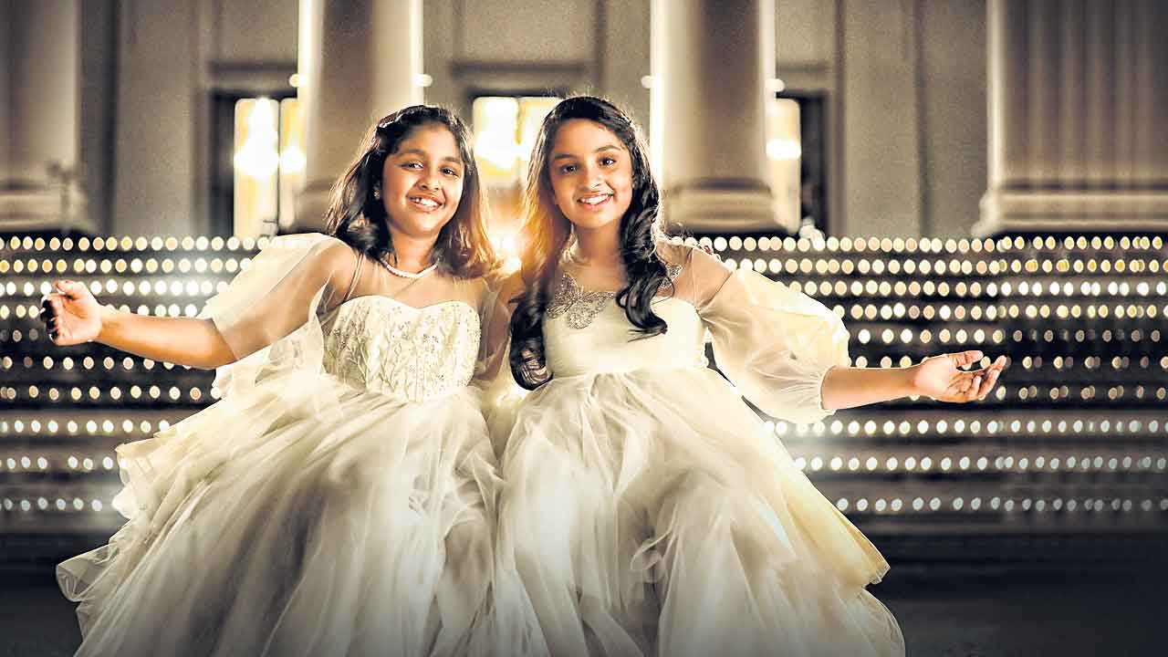 మంచు సిస్టర్స్‌ స్నేహగీతం