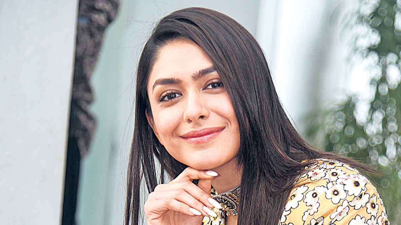 ప్రేమలేఖలు పంపించండి