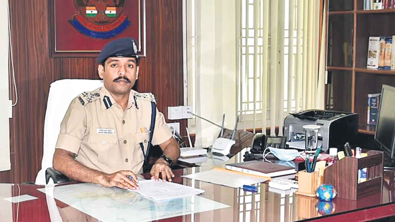 నాగపురిలో చదివి డీఐజీగా ఎదిగి