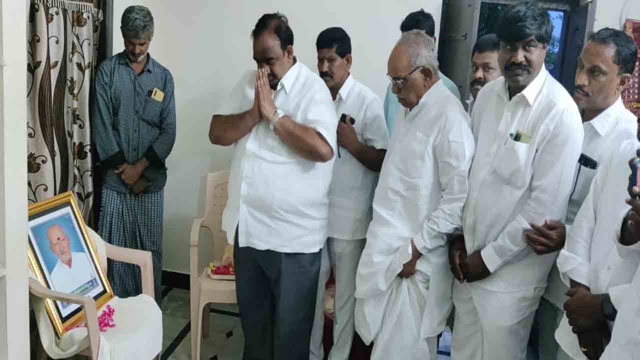 కార్యకర్తలకు అండగా టీఆర్‌ఎస్‌