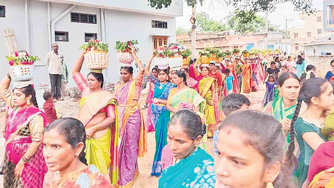 చల్లంగ చూడు తల్లీ