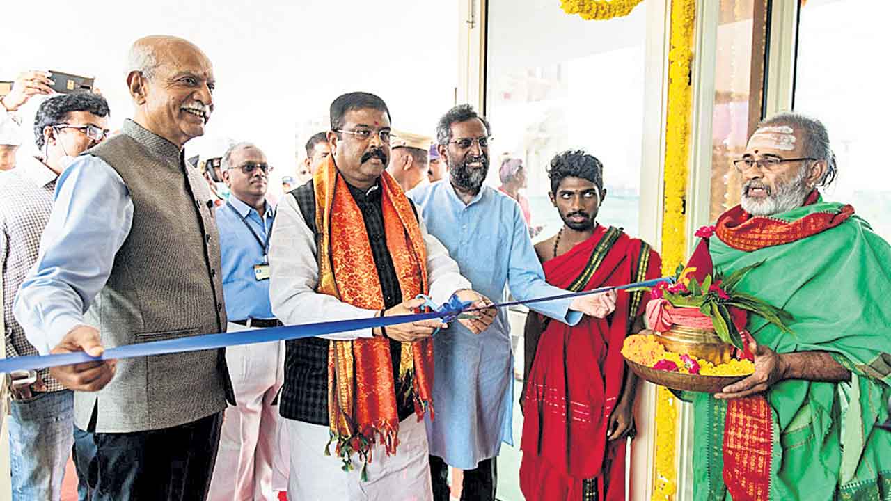 నూతన విద్యాపాలసీతో దేశం అగ్రస్థానం