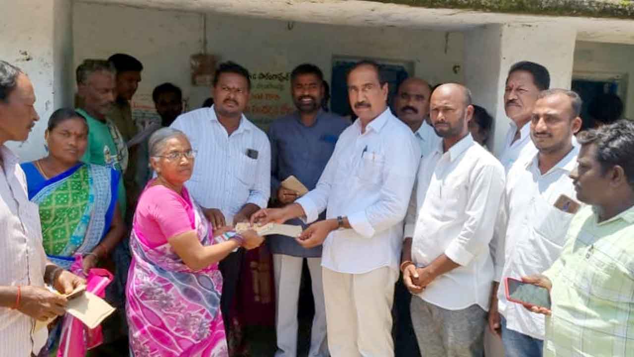 అధైర్య పడొద్దు..అండగా ఉంటాం