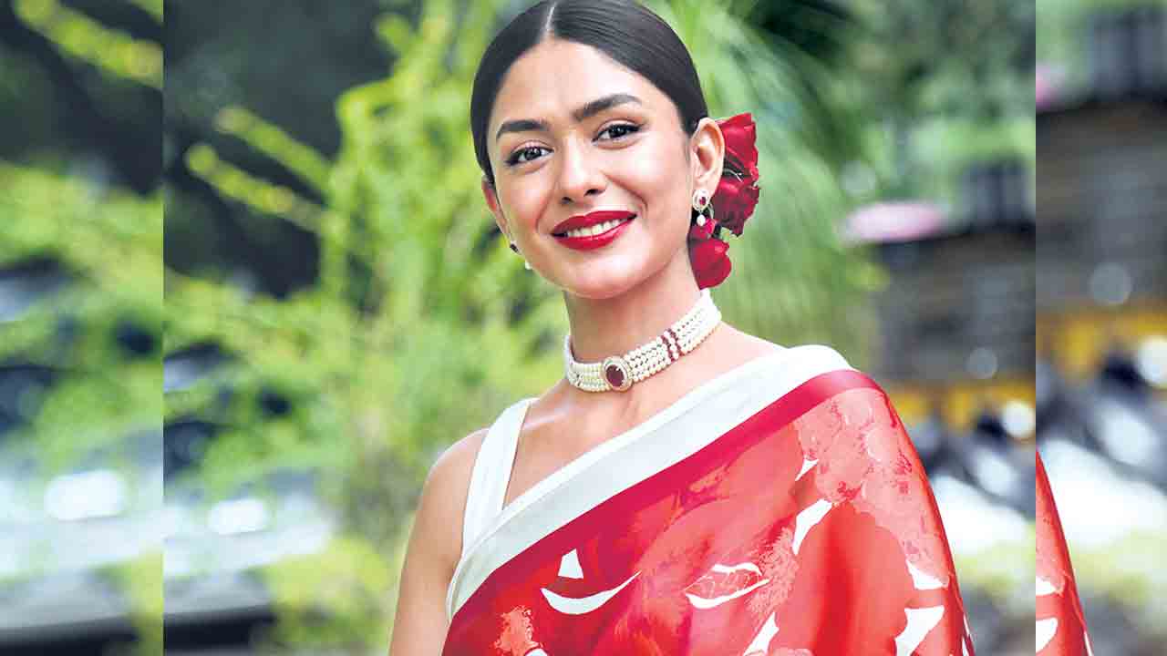 ఇంతందం దారి మళ్లిందా..