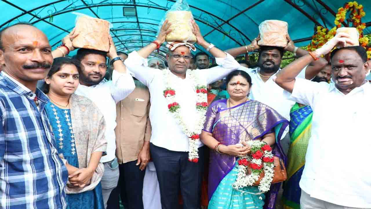 మేడారం తల్లుల సేవలో ‘వద్దిరాజు’