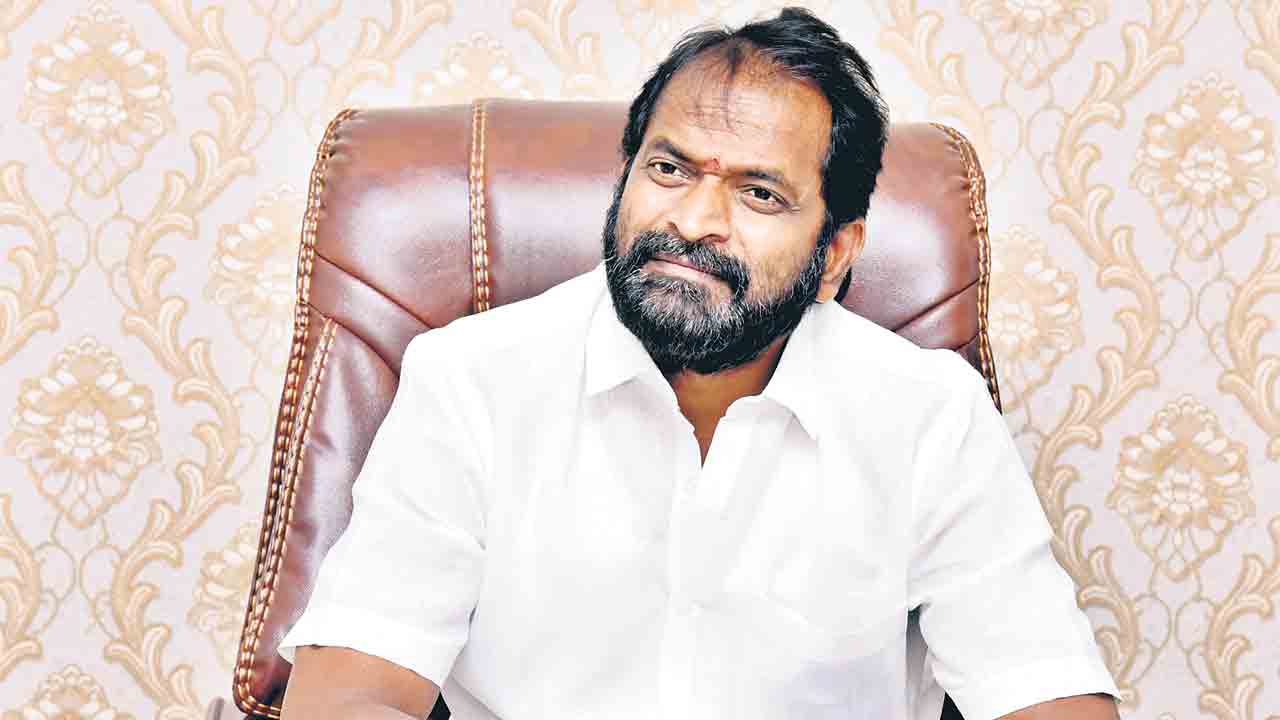 అప్రమత్తం చేయాలి