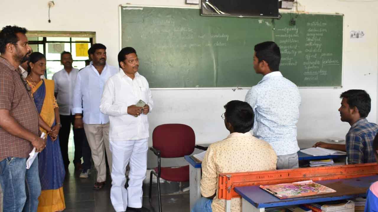 మెరుగైన విద్యనందించాలి