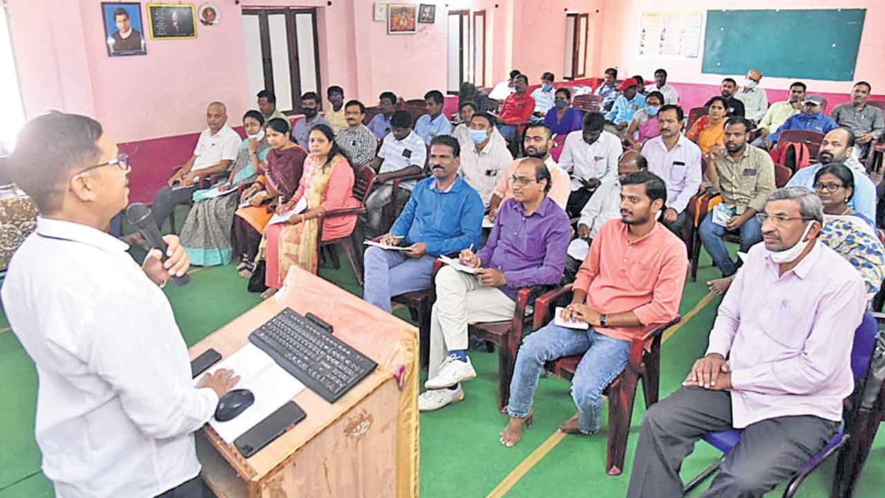 ఒకే పాఠం రెండు భాషలు