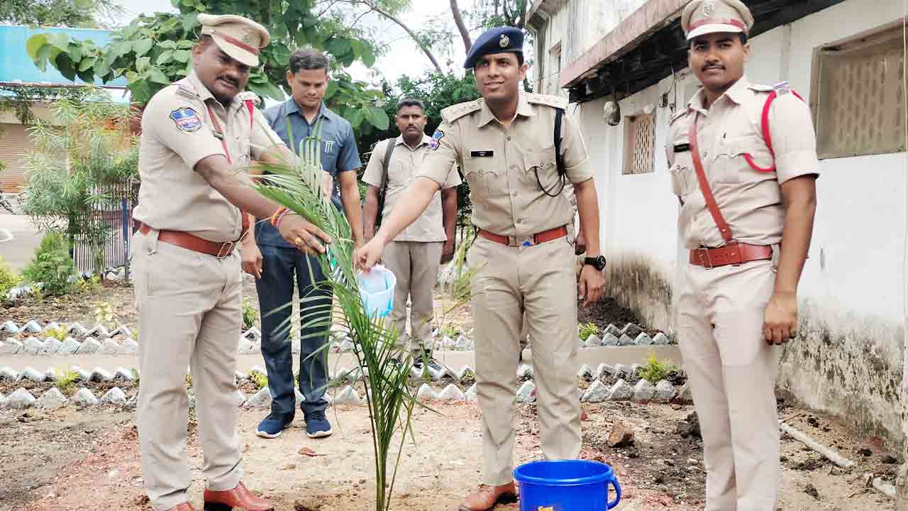 నేరాల నియంత్రణలో సీసీ కెమెరాలు కీలకం