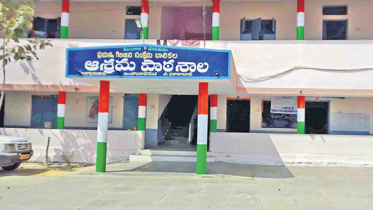 మూడేళ్లుగా వందశాతం పాస్