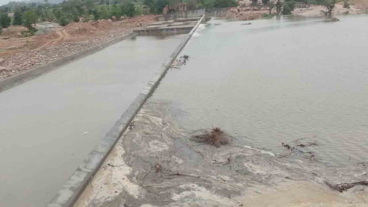 ఎడతెరిపి లేకుండా..