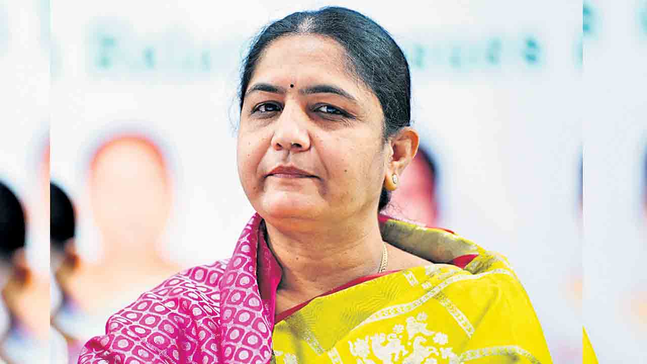 మహిళలకు ప్రత్యేక గౌరవం