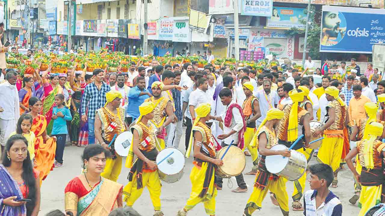 చల్లంగ చూడు తల్లీ