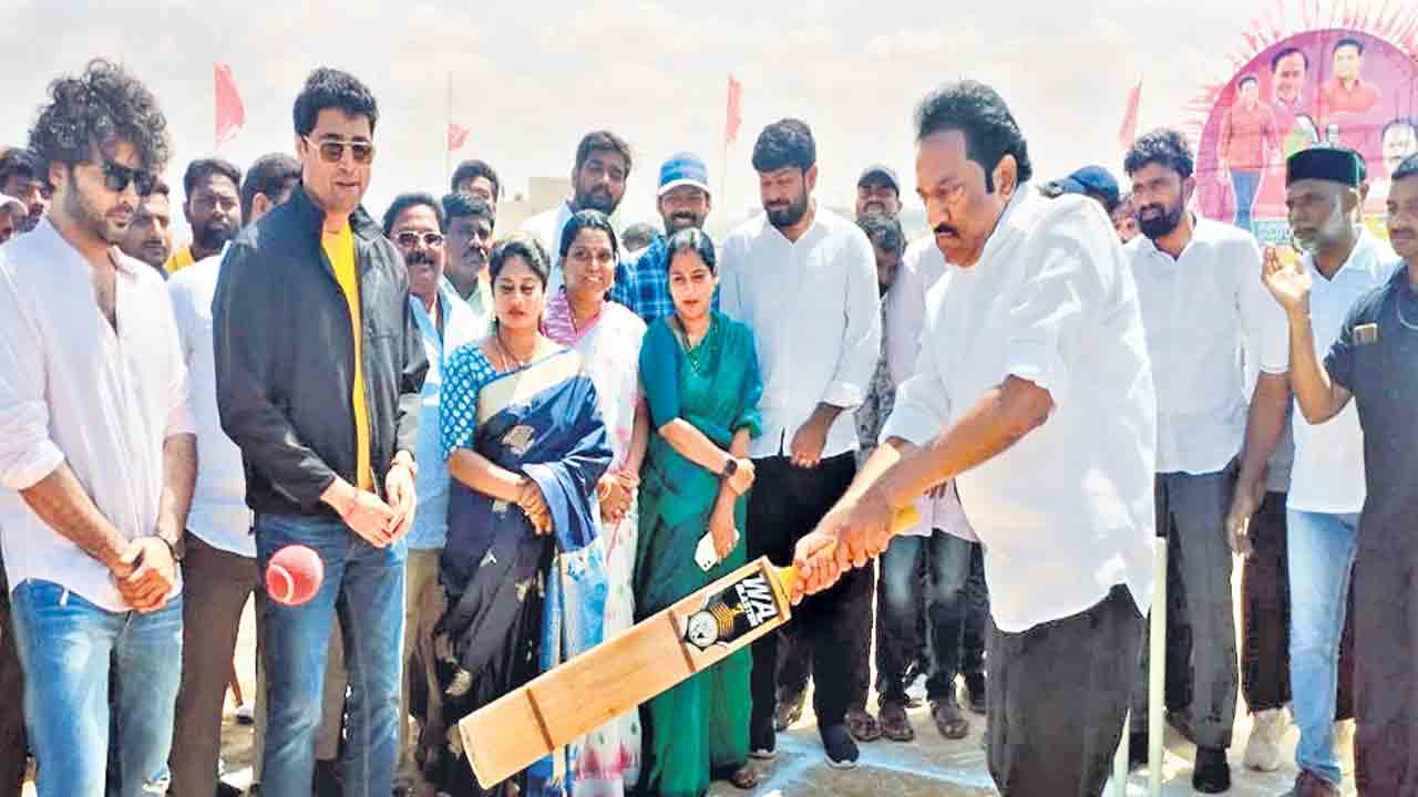 జూబ్లీహిల్స్‌లో క్రికెట్‌ సందడి