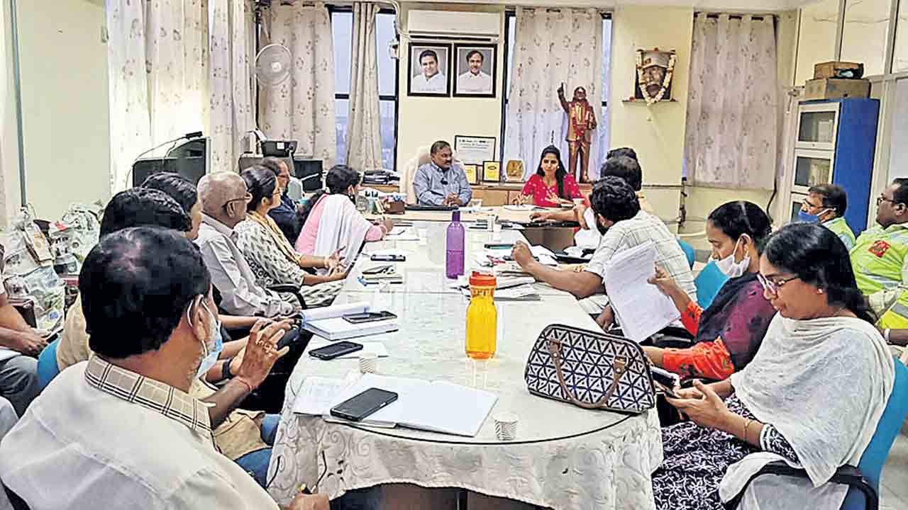 పెండింగ్‌ పనులు త్వరగా పూర్తి చేయాలి