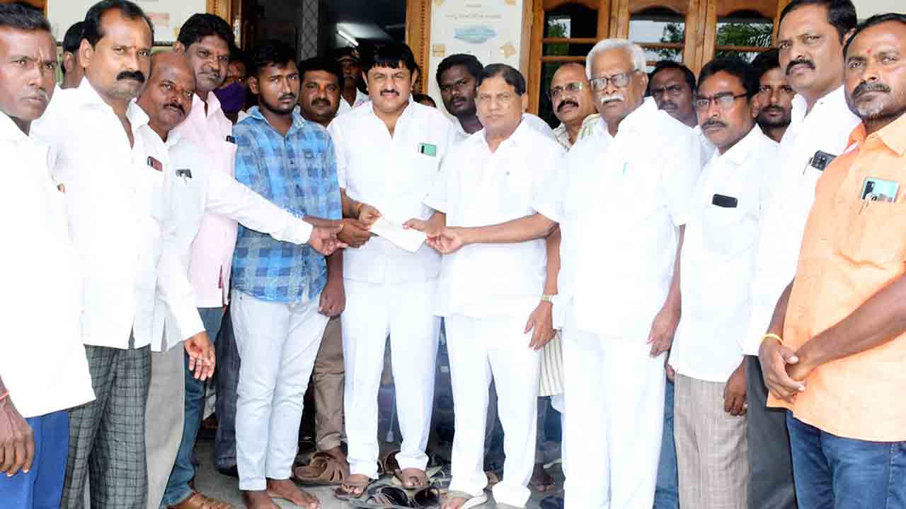 కార్యకర్తలకు అండగా టీఆర్‌ఎస్‌ పార్టీ