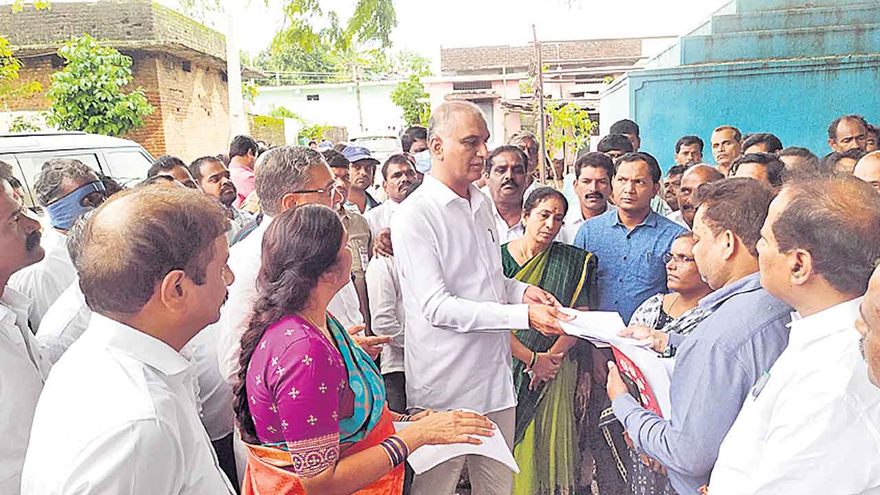 ‘మనఊరు-మనబడి’తో సర్కారు బడులకు మహర్దశ