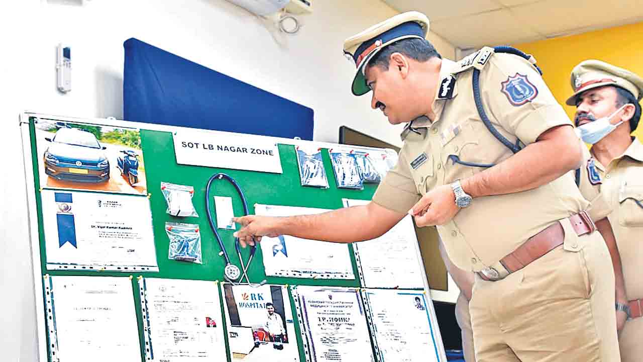 నకిలీ వైద్యులపై నజర్‌