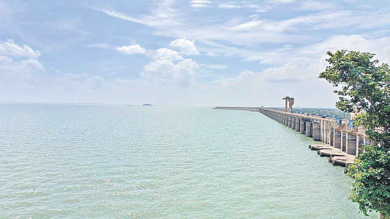 ఎస్సారెస్పీలోకి కొనసాగుతున్న ఇన్‌ఫ్లో