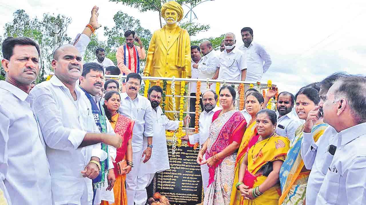 మహిళలు చదువుకోవాలి