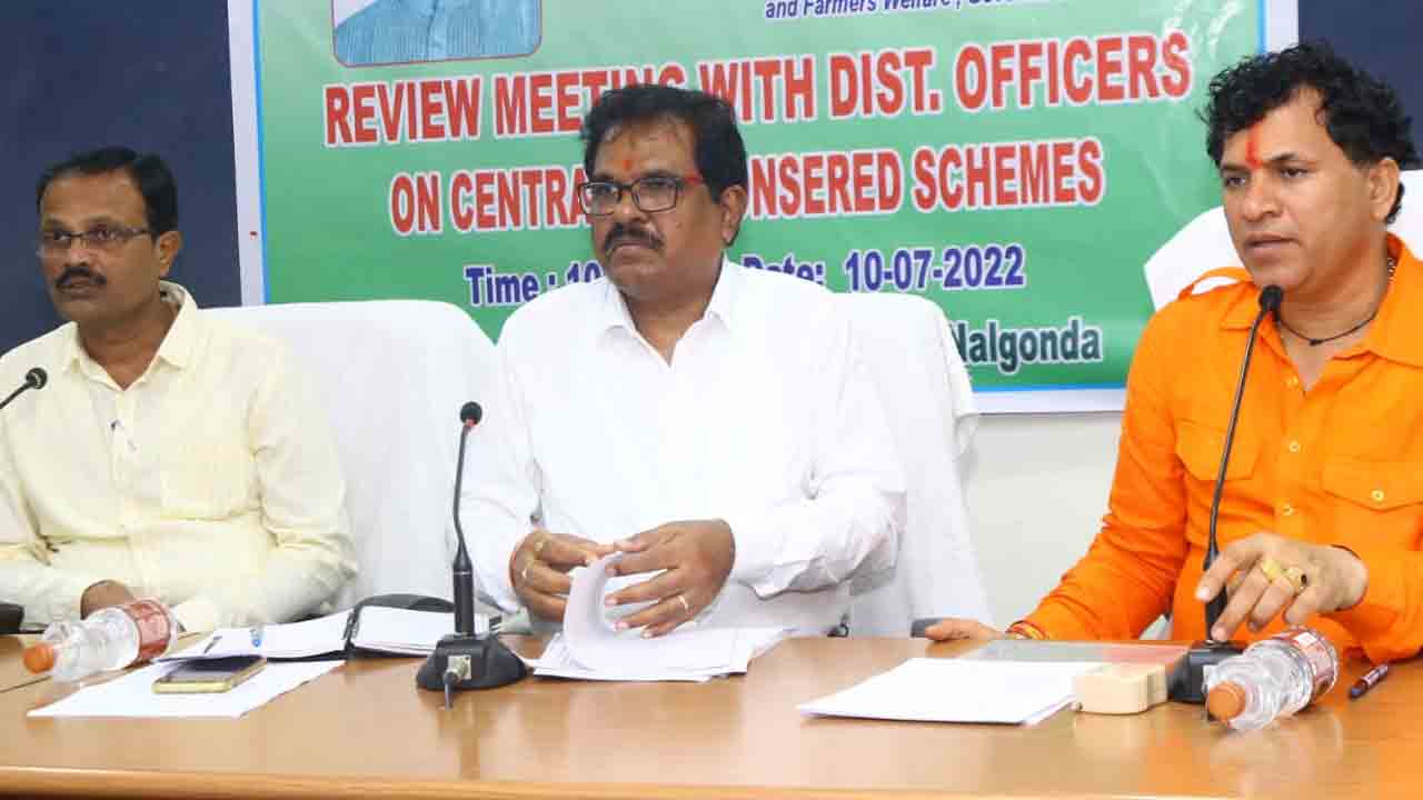 అర్హులకు ప్రభుత్వ పథకాలు అందాలి