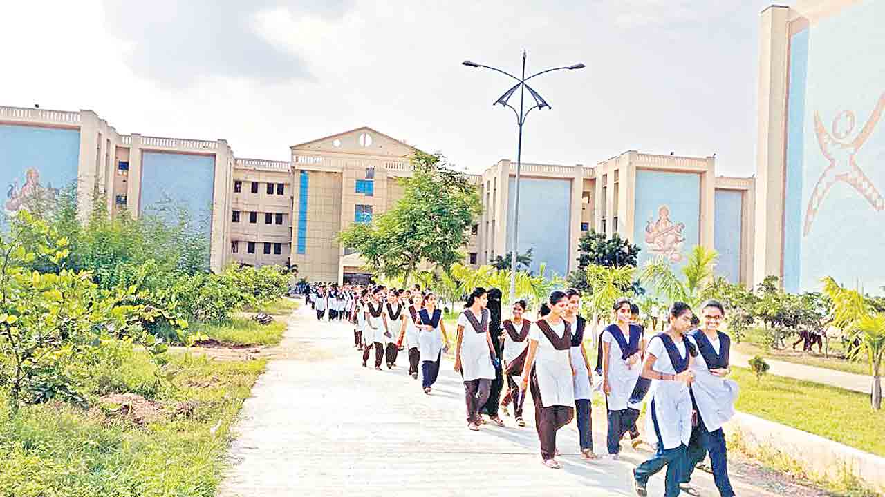 ట్రిపుల్‌ ఐటీ పిలుస్తోంది