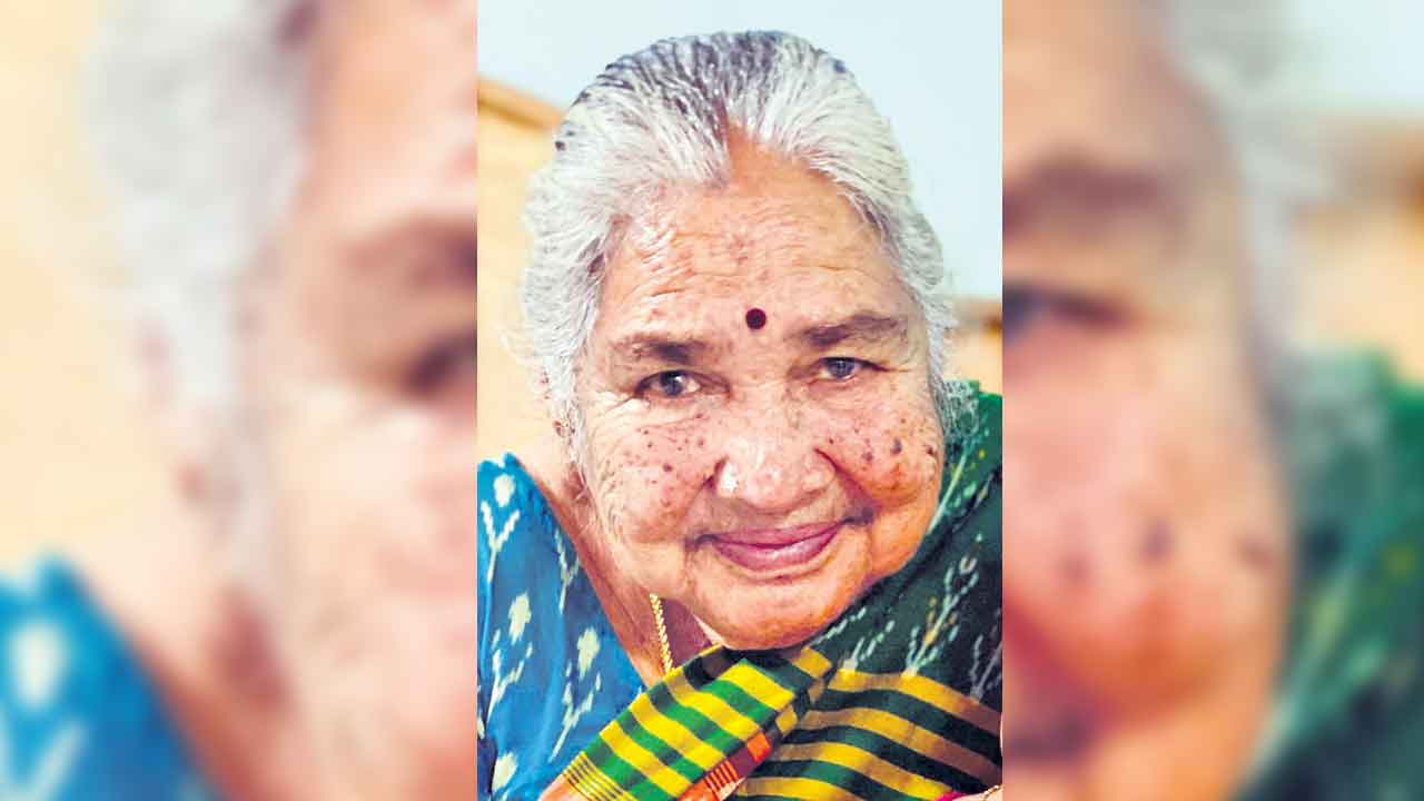 మంత్రి సత్యవతికి మాతృవియోగం