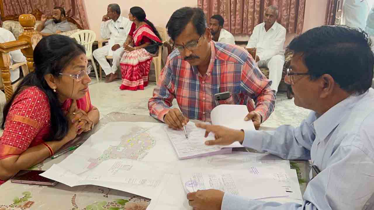 సకల హంగులతో వాసాలమర్రి అభివృద్ధి