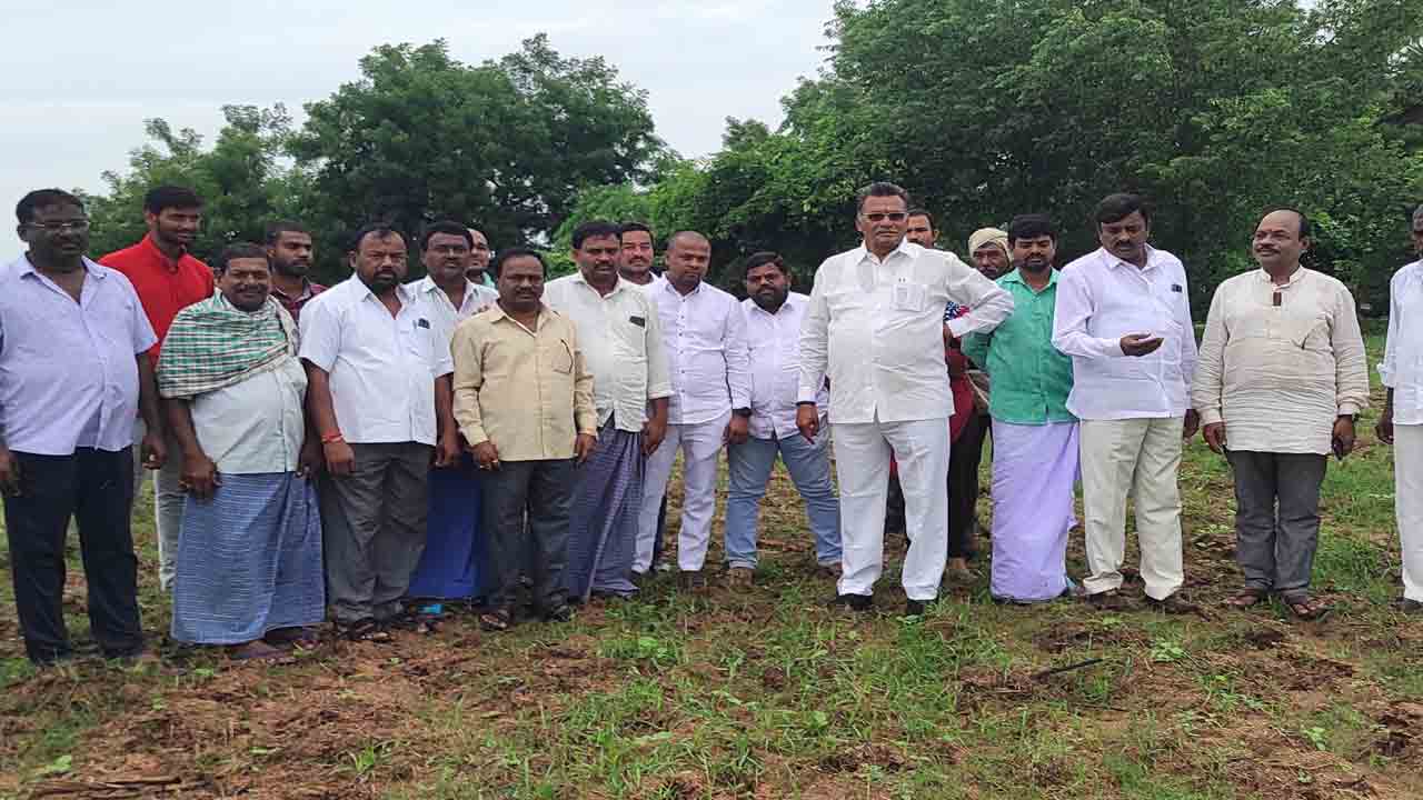 ఆయిల్ పామ్ సాగుపై రైతులను చైతన్యపర్చాలి